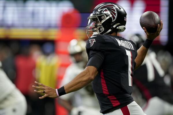 Marcus mariota on sale red jersey